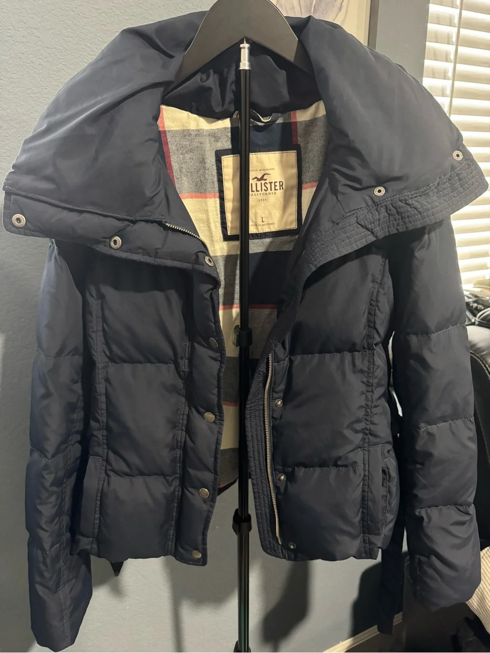 Hollister Navy Quilted Puffer Jacket with Plaid Lining